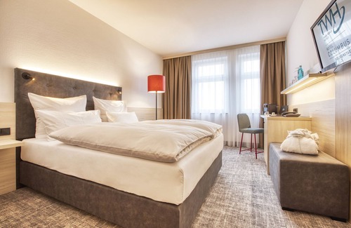 Froschhausen Hotel | Trans World Hotel Columbus