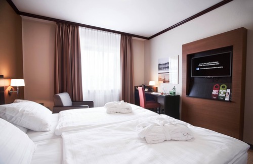 Linz Hotel | Trans World Hotel Donauwelle