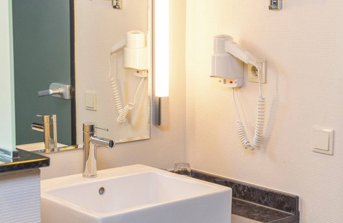 Linz Hotel | Trans World Hotel Donauwelle