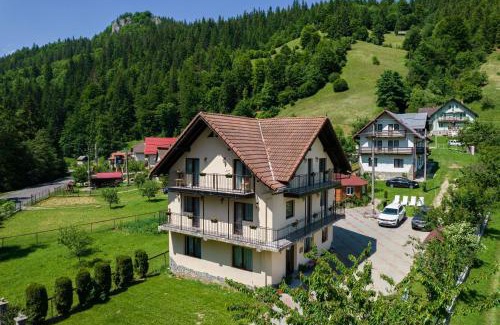 Moeciu de Sus House | Transylvania Hut