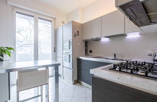 Isolotto Apartment | [Tranvia Federiga] Appartamento con doppio balcone