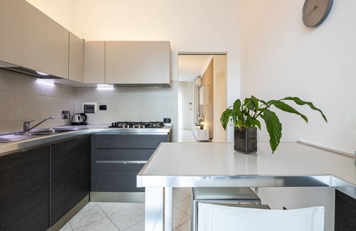 Isolotto Apartment | [Tranvia Federiga] Appartamento con doppio balcone