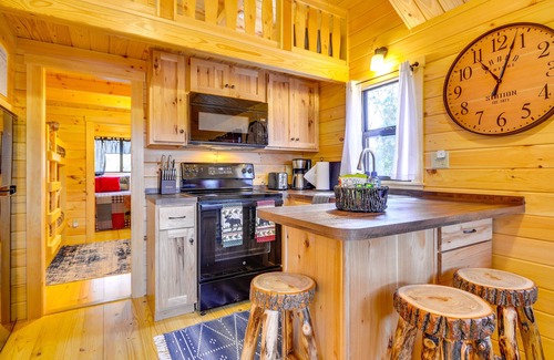 Traphill Cabin | Traphill Cabin Retreat w/ Scenic View & Fire Pit!