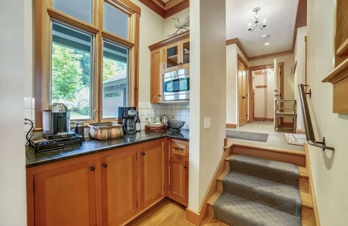 Moscow Villa | Trapp Family Luxury Villa in Stowe, 3-BRs, Sleeps 8, June 25 - July 3