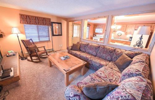 West Yellowstone House | Trapper Condo Unit 7