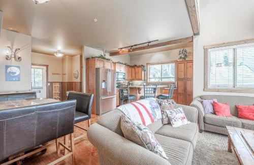 The Forest Apartment | Trapper's Lodge - 4 Bd w Great View, Private Hot Tub