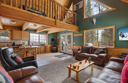 Island Park House | Trappers Chalet by KABINO Luxury Mountain Lodge Hot Tub Close to Yellowstone and Harriman Park Grill WiFi