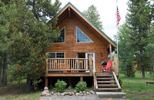 Island Park House | Trappers Chalet by KABINO Luxury Mountain Lodge Hot Tub Close to Yellowstone and Harriman Park Grill WiFi