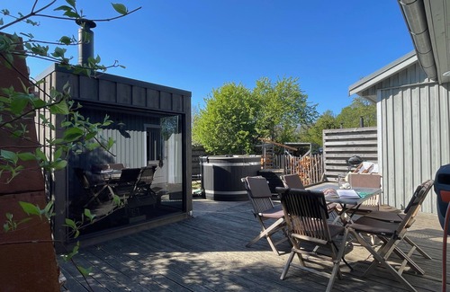 Luckow House | traumHaff®Boatsmanns Domizil Stettiner Haff private NORDICSPA fireplace boat dog