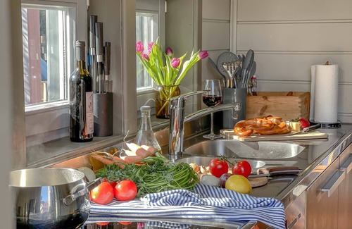 Luckow House | traumHaff®Cozy Pilots Romance with fireplace, private NORDICSPA, fireplace, boat