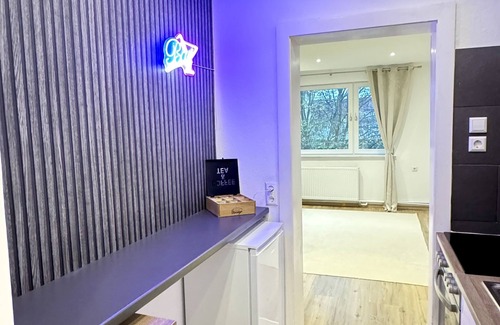 Ricklingen Apartment | Traumhaftes City Apartment Kinoleinwand Wifi