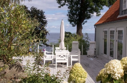 Bolshavn House | Traumhaftes Schönes Ferienhaus mit Großen Garten Direkt am Meer