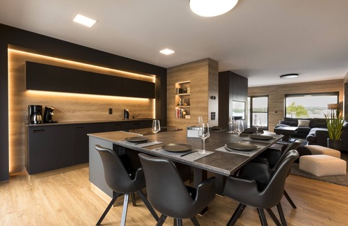 Kahnsdorf House | Traumhaus 6 Personen,150m²,sauna,wanne,kamine,terrassen,garten,grill,sky TV