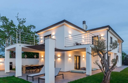 Radini House | Traumvilla 260 qm mit Meerblick für bis zu 8 Personen und Pool zur Alleinnutzung