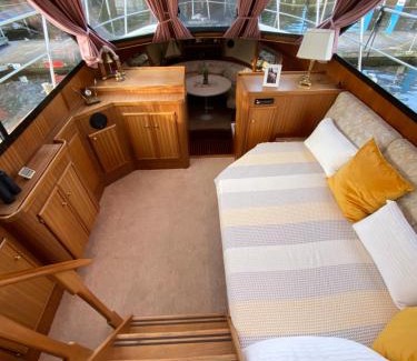 Bad Saarow Boat Rental | TraumZeitBoot Amavida Yacht auf dem Scharmützelsee Bad Saarow