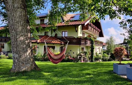 Sankt Georgen im Attergau Apartment | Traunsee - Frühstückspension Holzapfel