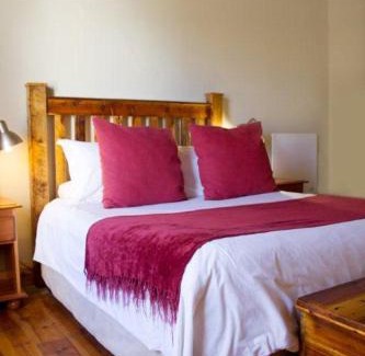 Three Sisters House | Travalia Guest Farm