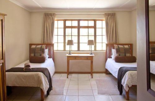 Three Sisters House | Travalia Guest Farm