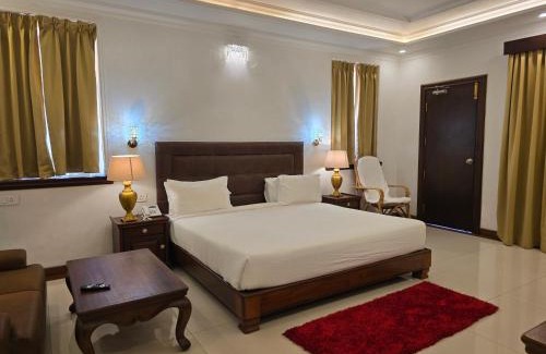 Andhakaranazhy Hotel | TRAVANN