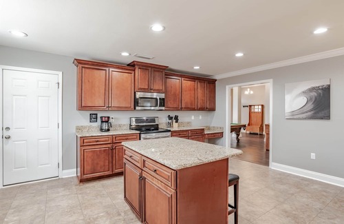 Foley House | Travel Ball-Soccer-Travel Nurses-OWA & Tanger Mall