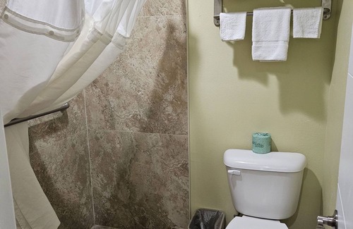 Riviera Beach Hotel | Travel Inn of Riviera Beach