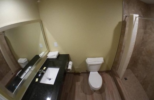 Riviera Beach Hotel | Travel Inn of Riviera Beach
