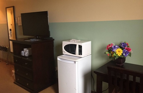 Innisfail Hotel | Travel Inn & Suites Innisfail
