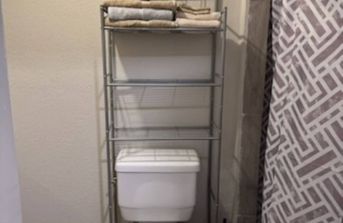 Southside Apartment | Travel Nurse and Veteran owned