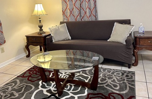 Kenner - Louis Armstrong International Airport House | Travel Nurses/Corporate Housing