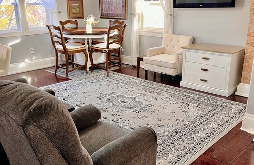 Aberdeen House | Travel nurses: Cozy room in excellent Aberdeen with WiFi, AC, Streaming.