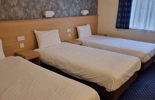 Desborough Hotel | Travel Plaza Hotel
