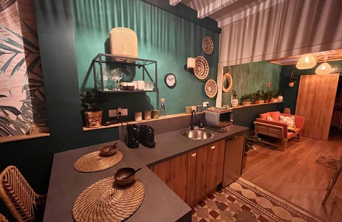 Aubie-et-Espessas Apartment | Travel Room Bordeaux : L'amazo'nid