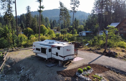 Christina Lake House | Travel Trailer at Christina Lake, walk to Kingsley Beach!