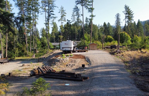 Christina Lake House | Travel Trailer at Christina Lake, walk to Kingsley Beach!
