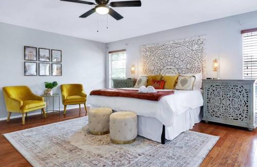 North Central Thousand Oaks House | Traveler's Delight: Grand Expedition Home (SAT)