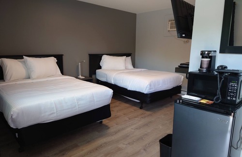 Kenora Hotel | Traveler's Inn