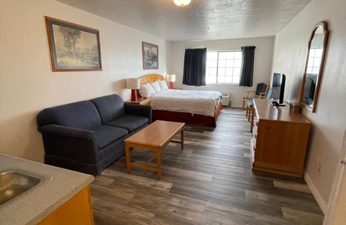 Carlin Hotel | Traveler's Inn Carlin NV near Elko