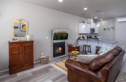 Larkspur House | Traveler's Outdoor Paradise