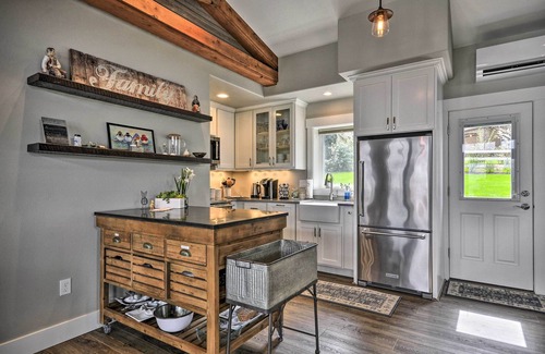 Stafford - Tualatin Valley Apartment | 'Traveler's Retreat' Studio w/Patio & Yard!