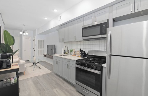 The Heights Apartment | Travelers Dream Home near NYC-20 minutes away