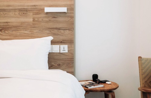 Jabriya Hotel | Travelers Hotels