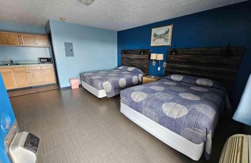 Hendron Hotel | Travelers Inn and Suites