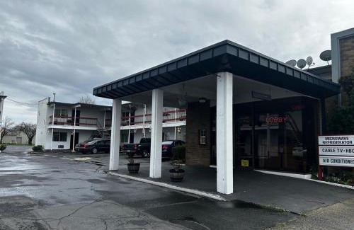 Longview Hotel | Travelers Inn by OYO Longview Kelso