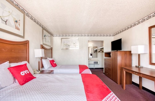 Templeton Hotel | Travelers Inn By OYO, Templeton VA