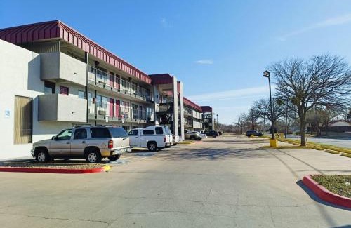 Wichita Falls Hotel | Travelers inn by OYO Wichita Falls