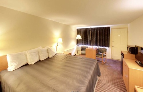 Cannifton Hotel | Travelers Inn