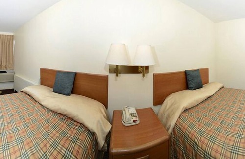 Cannifton Hotel | Travelers Inn