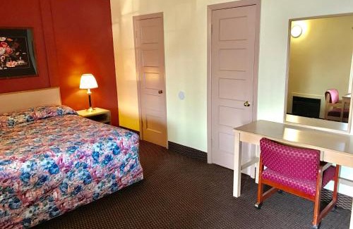 Salem Hotel | Travelers Inn Motel