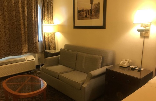 Craig Hotel | Travelers Inn & Suites
