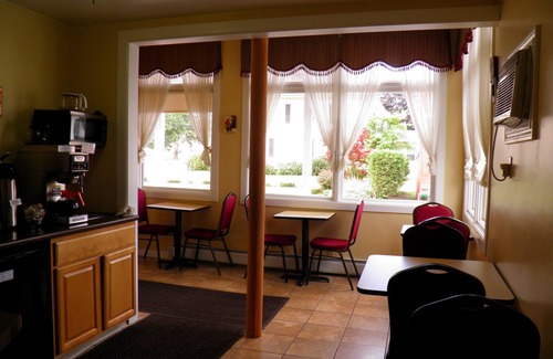 Brunswick Hotel | Travelers Inn